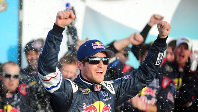 Kasey Kahne earned his lone win of 2011 in the second-to-last race of the season at Phoenix  International Raceway in November.
