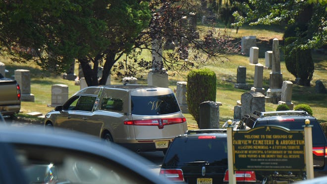 Hearse containing Bobbi Kristina Brown's casket arrives at Fairview Cemetery on August 3, 2015 in Westfield, N.J.