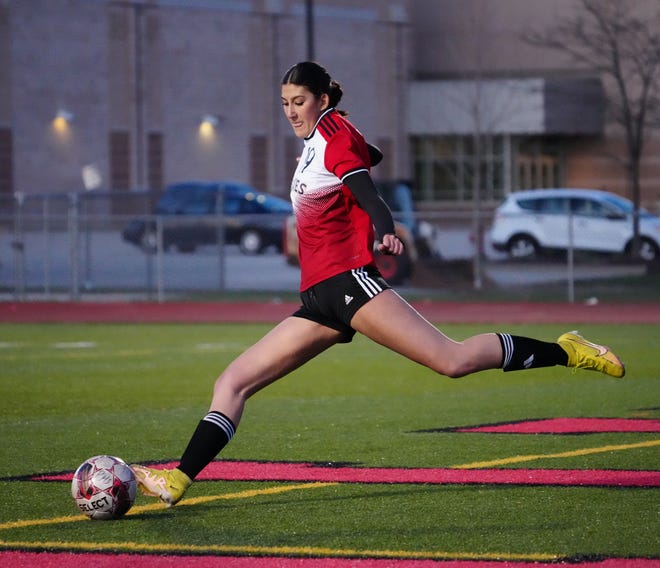 Pewaukee's Genna Mueller (19) lines up a kick during the match at home against Arrowhead, Friday, April 12, 2024.