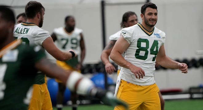 Tight end Tyler Davis missed the 2023 season with a torn ACL. Signed by the Packers in 2021 off the Indianapolis Colts' practice squad. Mostly plays on special teams. Eight career receptions. Age: 26.